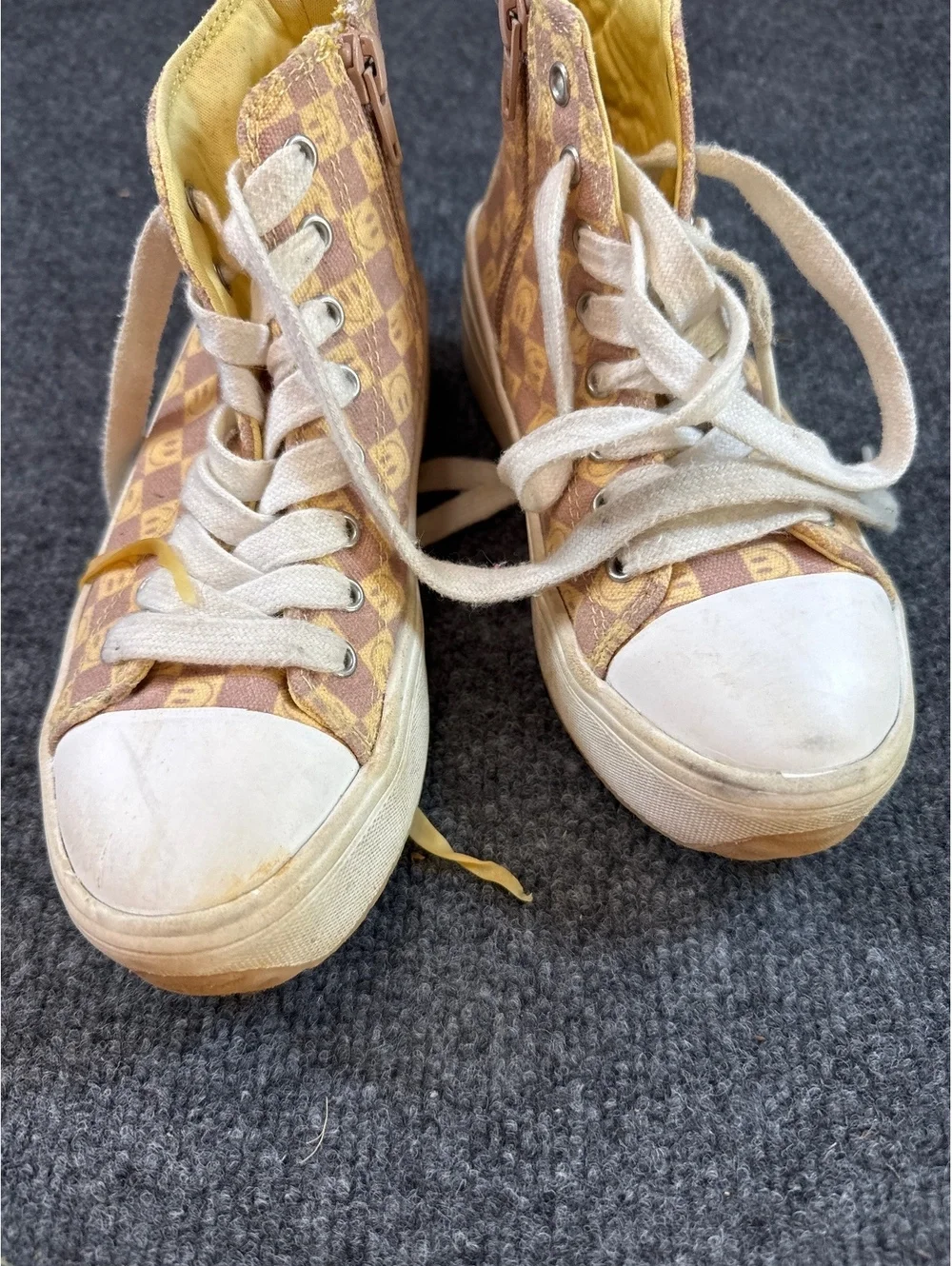 Art Class Kids Size 1 Yellow Pink Checkerboard High Top Sneakers Side Zip Shoes